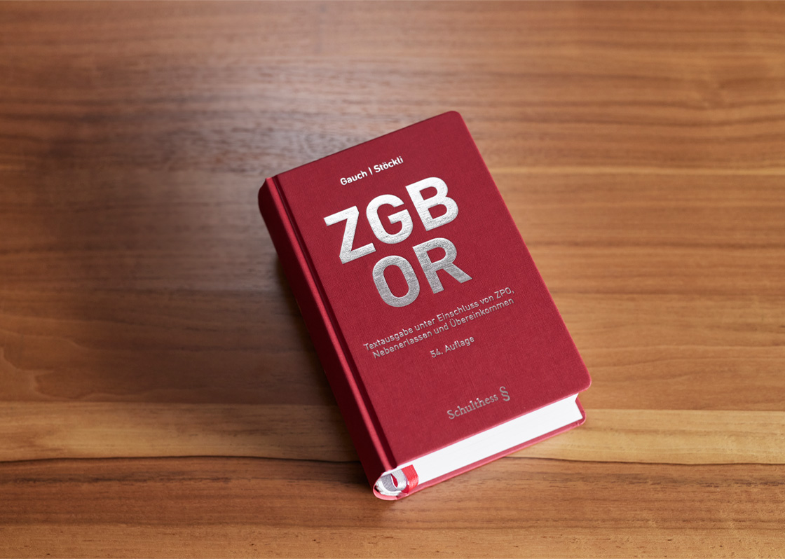 grafkrummenacher_karriere_ZGBOR.jpg Gesetzbuch auf Holztisch